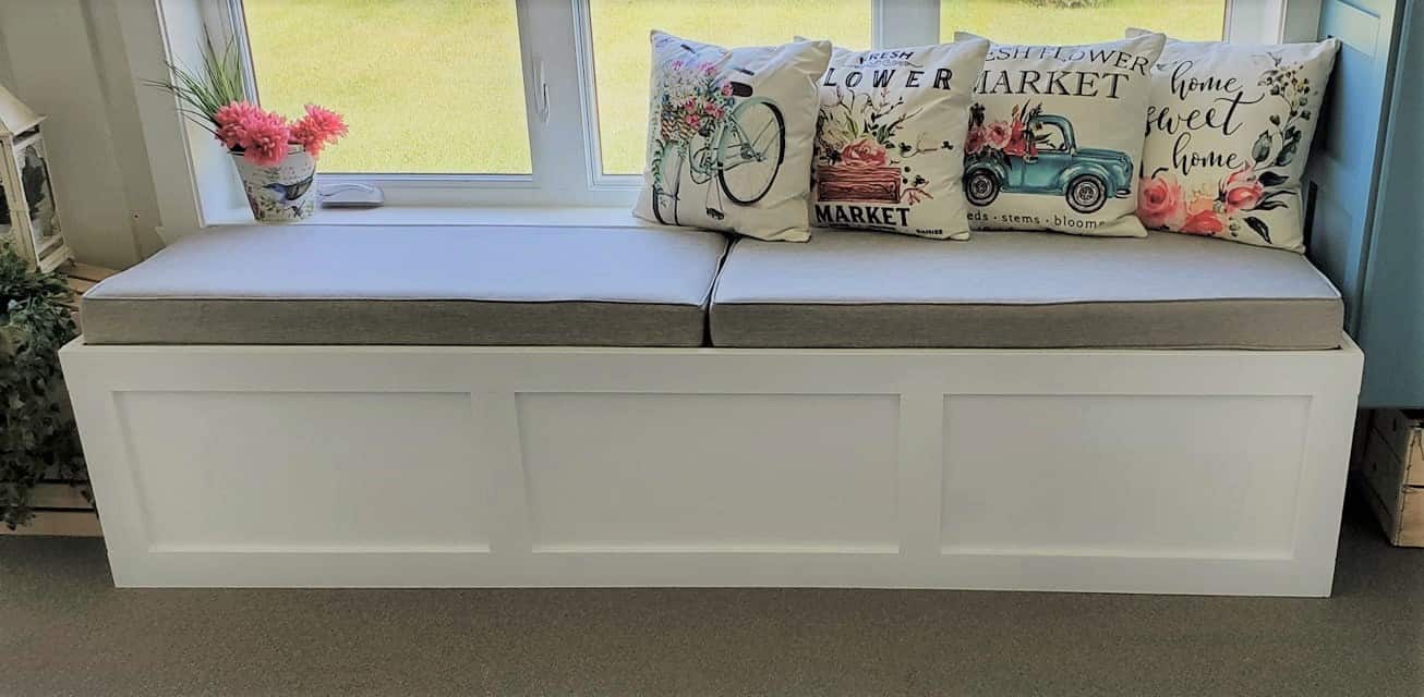 Giving Varanda a New Look by simply adding a Bench | La banquette