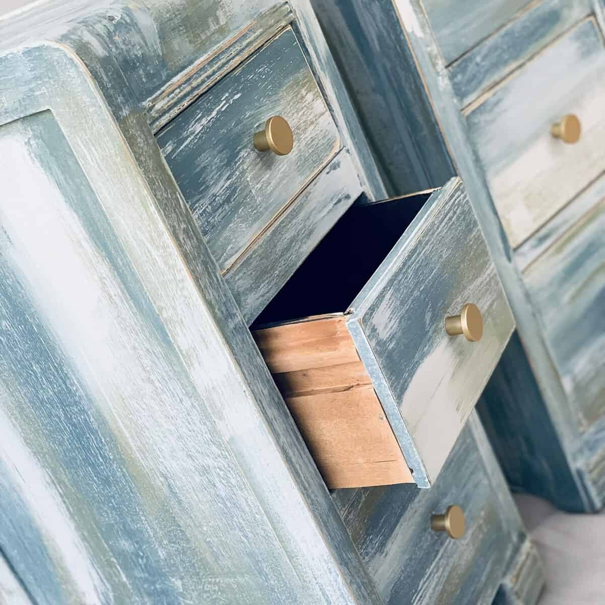 Create a worn-out piece of furniture with chalk paint